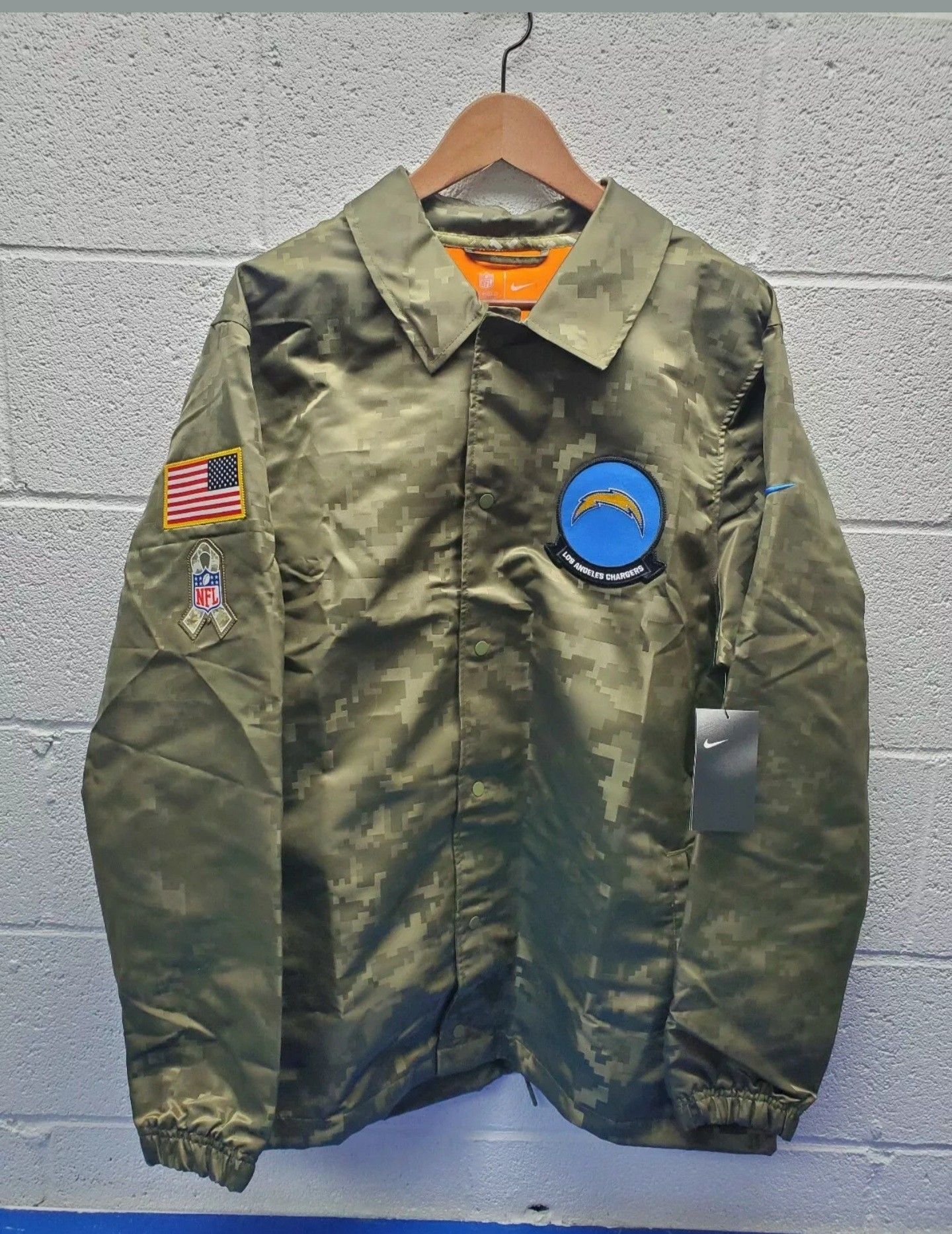 Nike Los Angeles Chargers Salute to Service 2019 Jacket NWT Men’s AT7782-222 (3XL)(L).