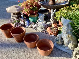 4 medium-sized made in Italy terracotta pots -$80 firm for all 4
