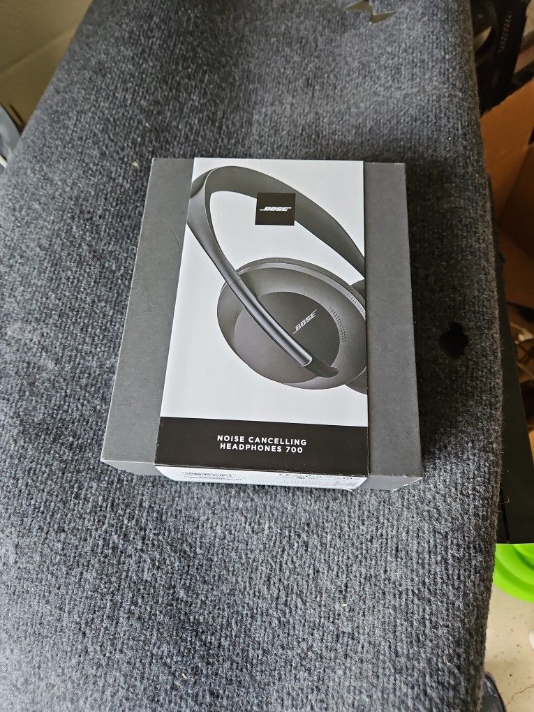 Bose NC Wireless Headphones 700