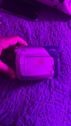 Canon Zr800