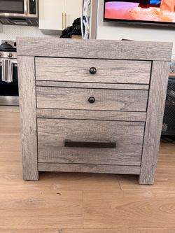 Matching Night Stands (2)