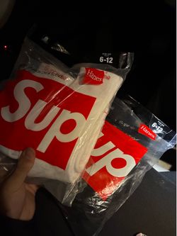 Supreme socks