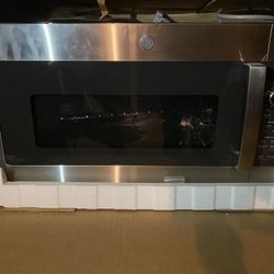 Convection Over-the-Range Microwave with Sensor Cooking