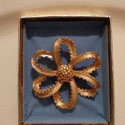 Vintage Flower Gold Tone Brooch