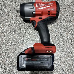 Milwaukee M18 Fuel 1/2in Impact Wrench And 8.0 Battery