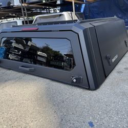 RSI SmartCap Evo Adventure 2024-25 Tacoma 5ft Bed Camper Shell 