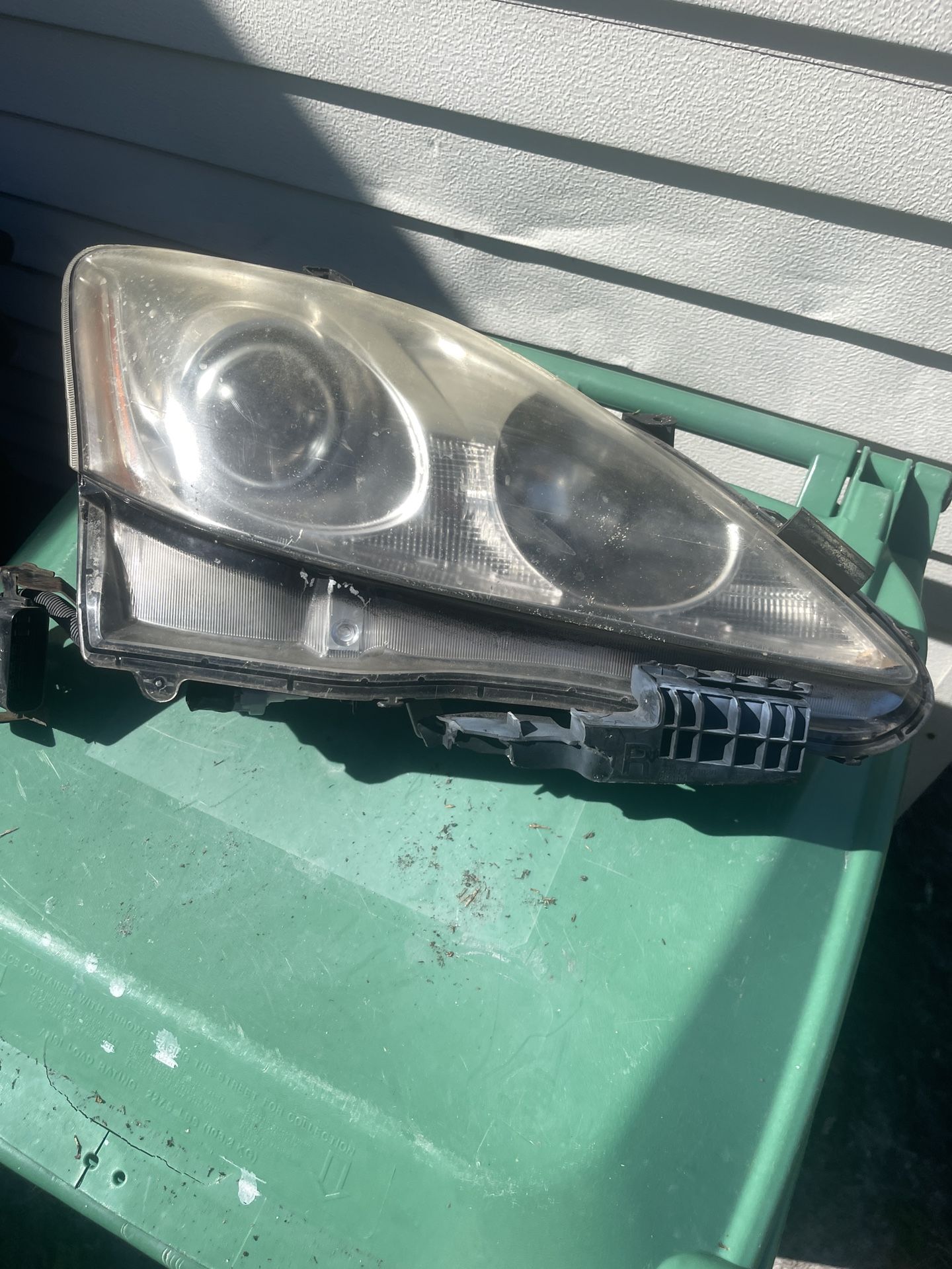 Lexus is(contact info removed) headlight