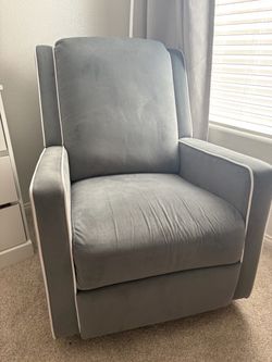 Rocking/nursing chair