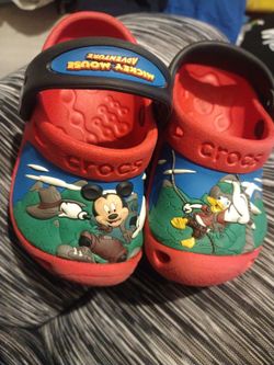 Toddler Crocs Size 4-5