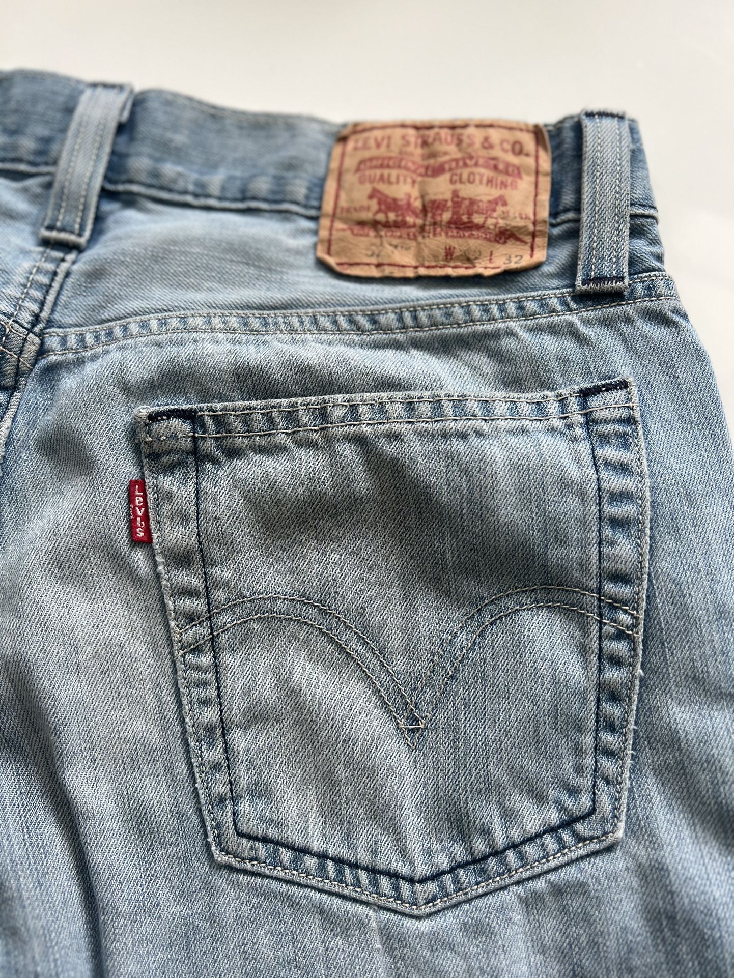 Levi's 527 Bootcut Jeans for Sale in Atlanta, GA - OfferUp