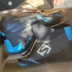 Ski Binding Shoes.