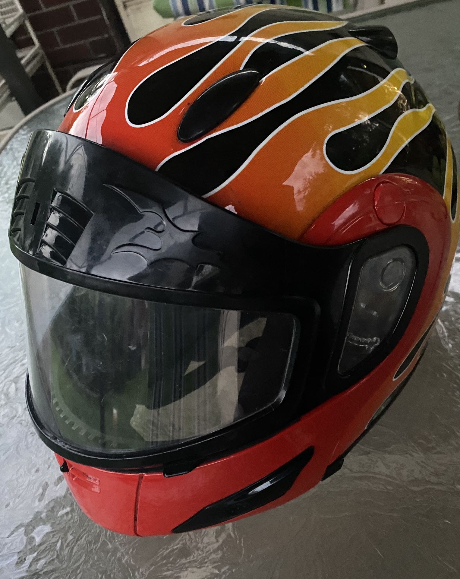 Motorcycle helmet