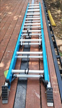 Werner Fiberglass Extension Ladder 20Ft