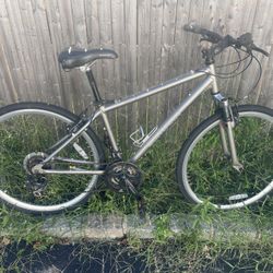 Used schwinn on sale hybrid bikes