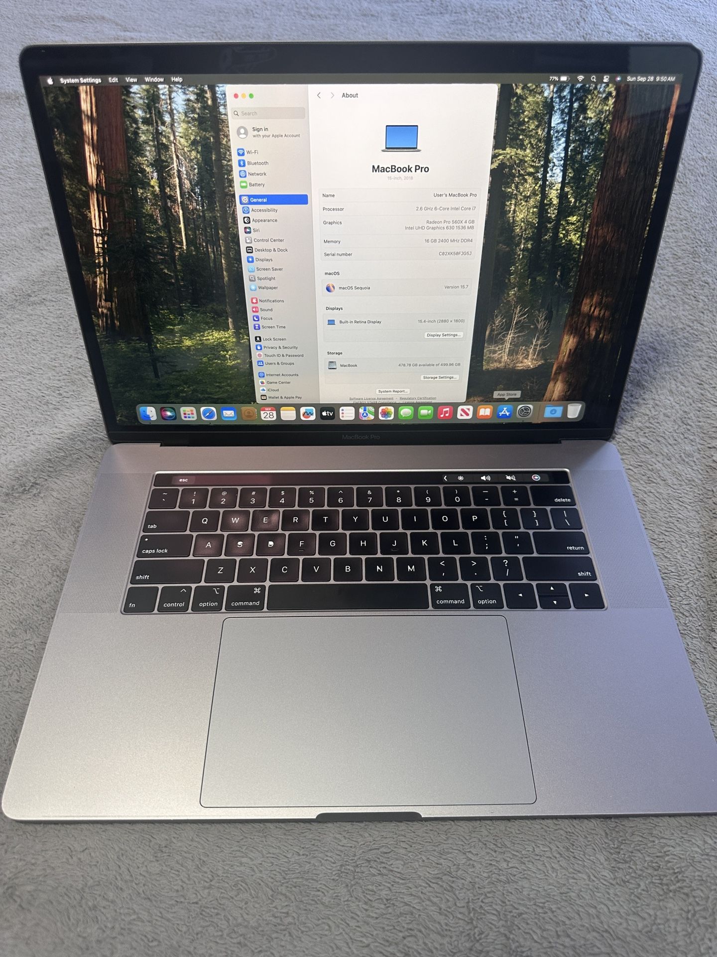 Apple MacBook Pro / 15 inch Touch Bar Retina Display / Core i7 / 16GB RAM/512GB SSD / AMD Radeon GPU