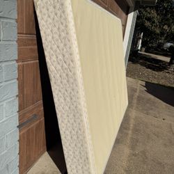 Box Spring (queen size bed)