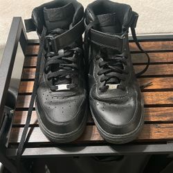 Black Air Force 1s Hightop