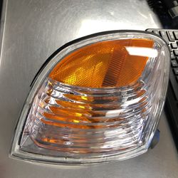 05 Tundra Turn signal Lens