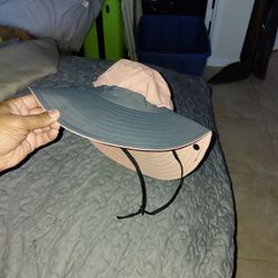 Pink and gray garden sun hat
