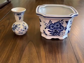 Vintage Dutch-Style Decorative Pot and Vase Set