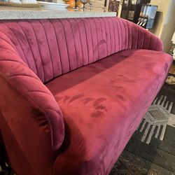 📣 Velvet Channel-Back Sofa – 96” – Gorgeous Deep Burgundy – $500