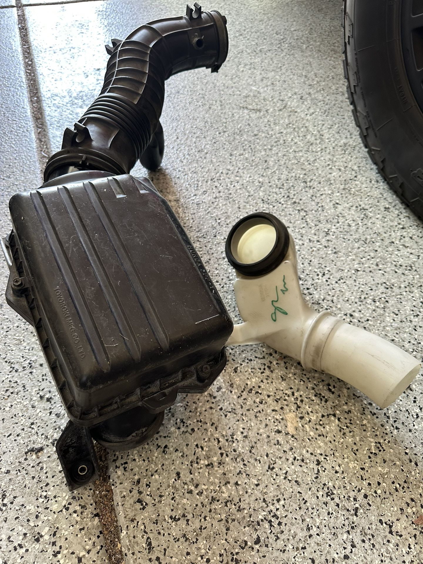 94-2001 Acura Integra Stock Intake and Resonator B Series 