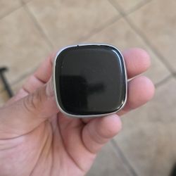 Fitbit Versa 4 Fitness Smartwatch - DAMAGED, Screen Pops, Screen Not Working 
