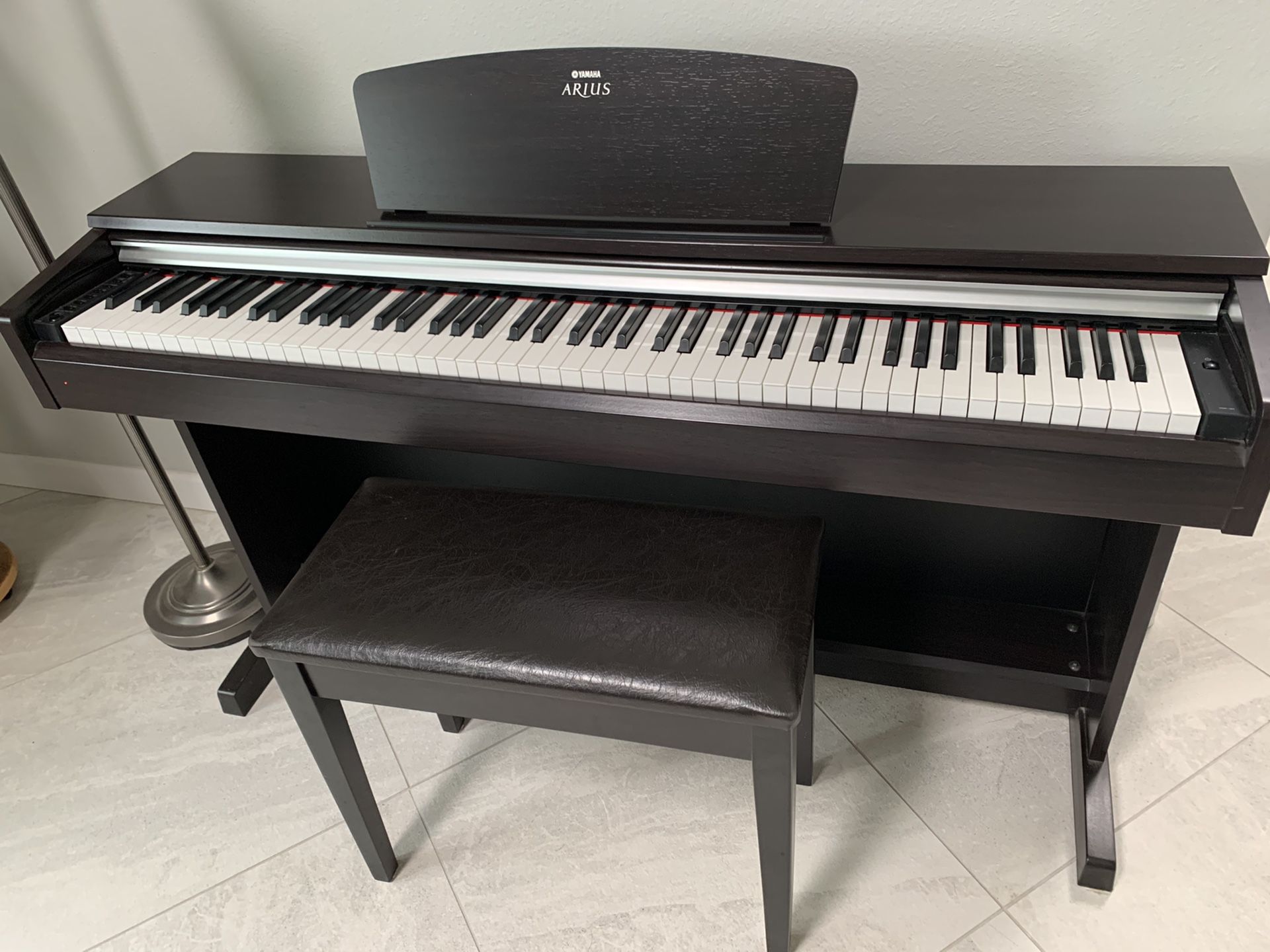 Yamaha Arius YDP-141 Digital Piano w/ Bench