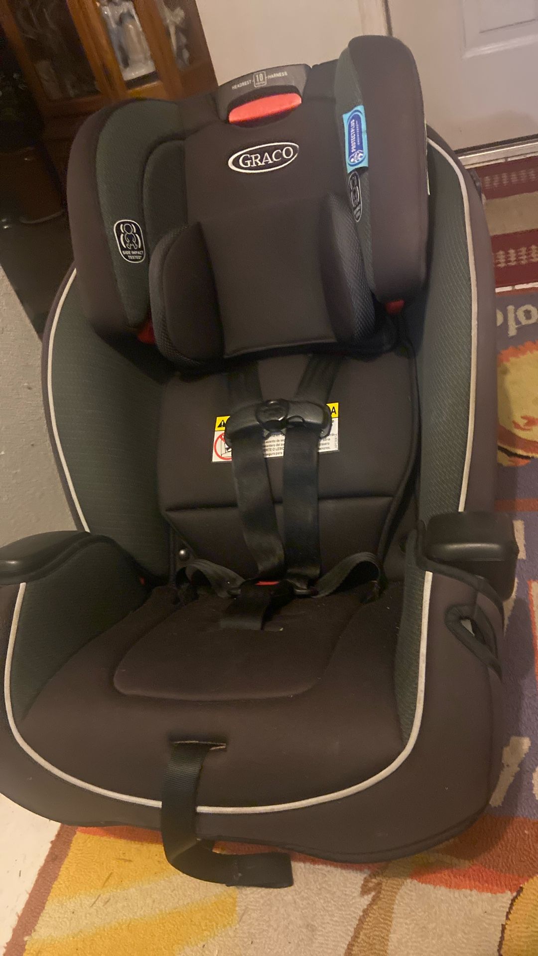 Graco  Car Seat Ro Many adjustable Good Until 2030.   Price 55$.  Pick Up.  E.  72.  and   Grand View  E. Tacoma 