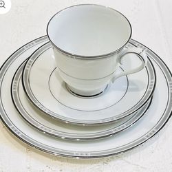 NORITAKE  Van Orsdale Pattern 3995 Dinnerware Service For 8 NEW