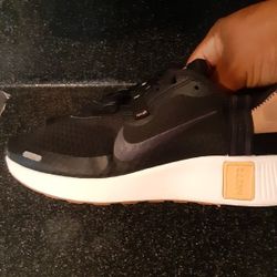 Nike Womens 8.5 Great Condition 
