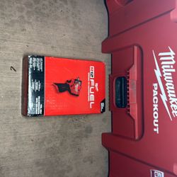 Milwaukee Fuel M12 (3/8 Subcompact Impact Wrench (225 Ft-LBS Torque ( NEW) 