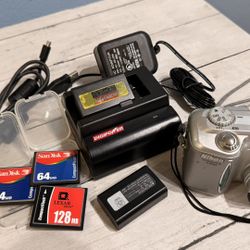 Nikon Coolpix 4300 Digital Camera with Accessories