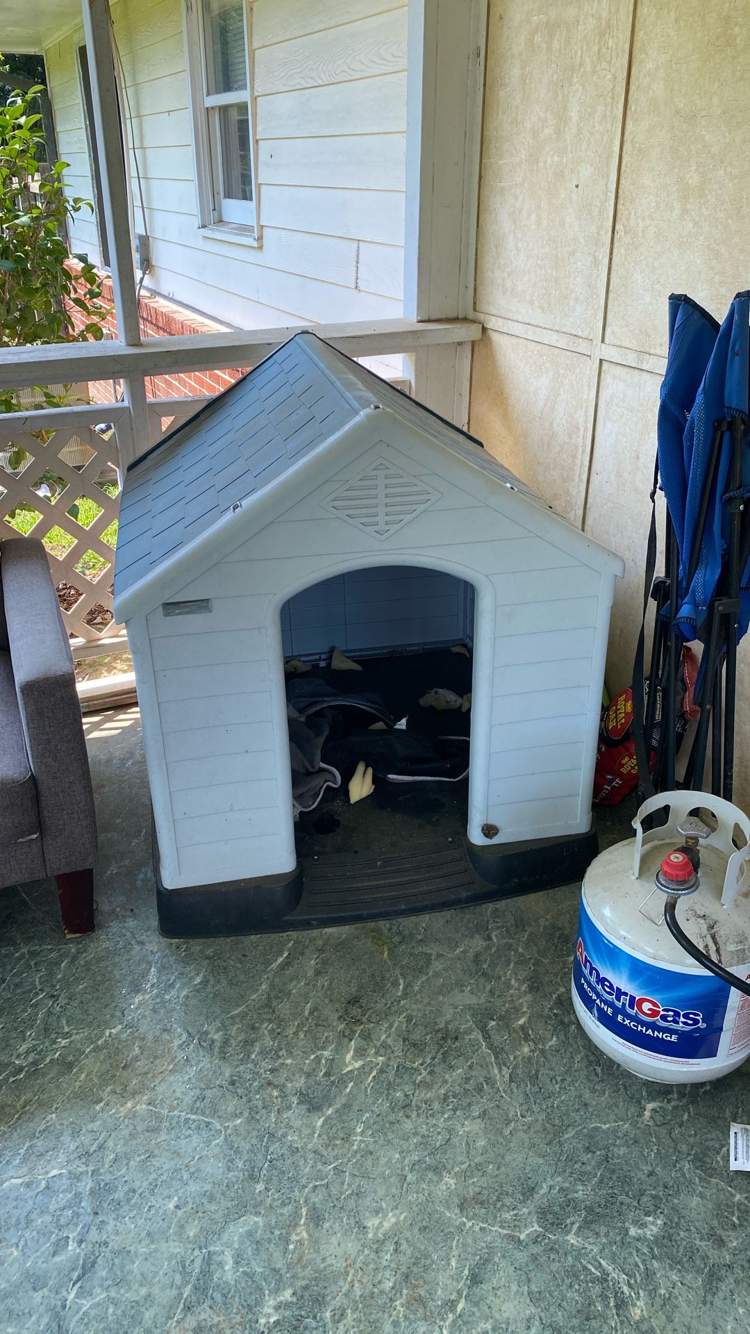 Big Dog House And Dog Crate 