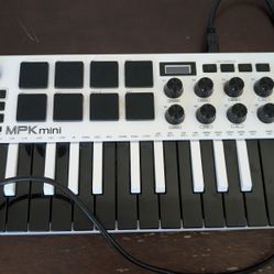 MPK Midi Keyboard
