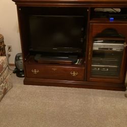 Entertainment Center/doors Includef