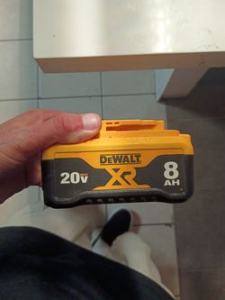 DeWalt 20v XR 8AH