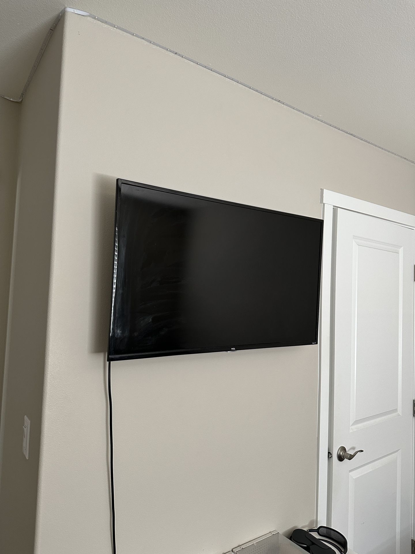 TCL Roku Tv (40 Inch)