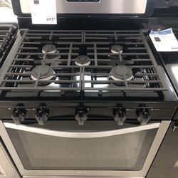 Whirlpool Gas Range (#Warranty included)
