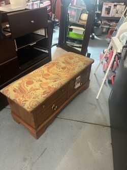 Lane cedar chest