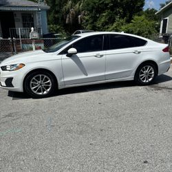 2020 Ford Fusion 2.5