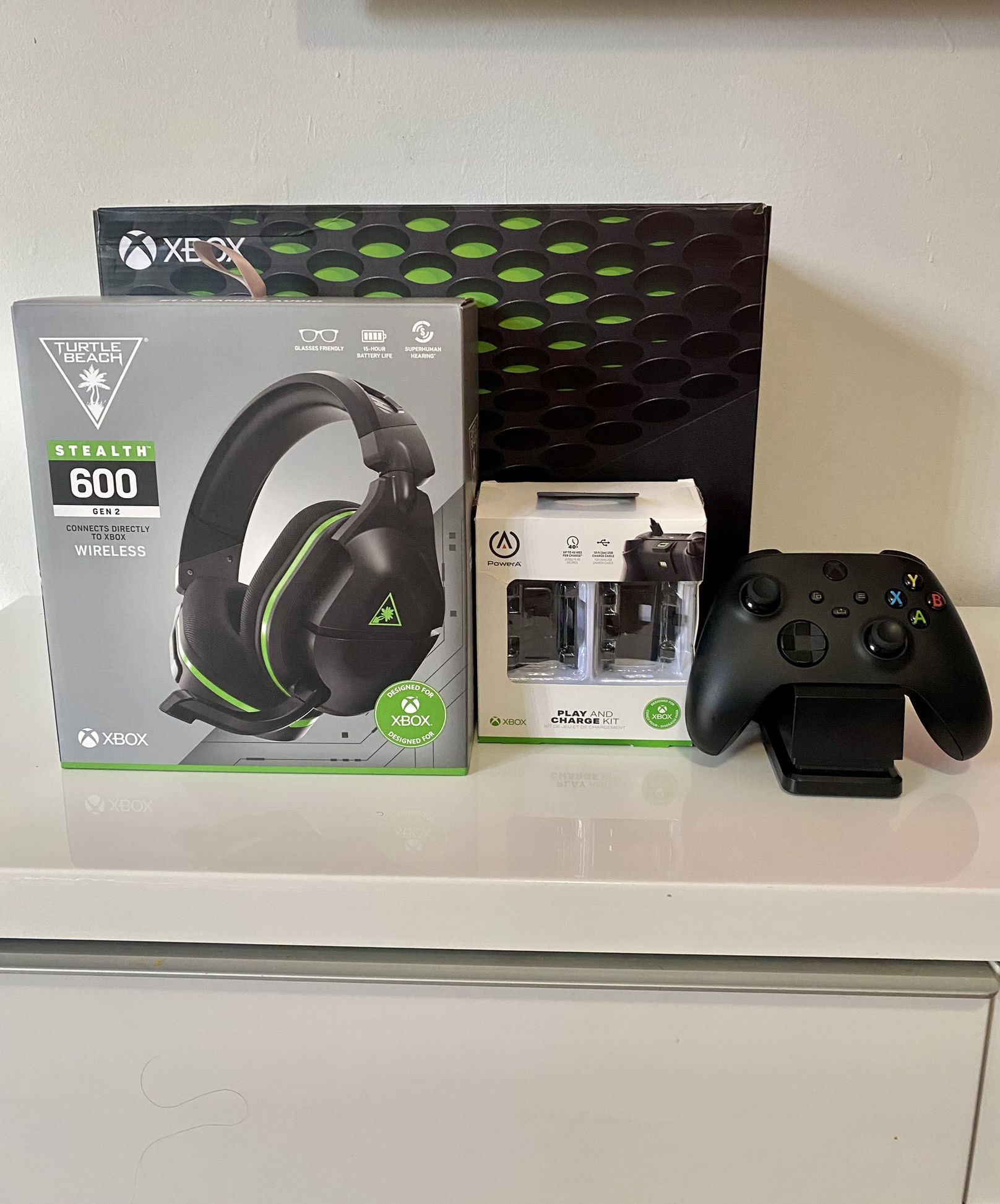 XBOX Series X 1TB Excellent Condition Bundle With Headset & 2 Controllers 