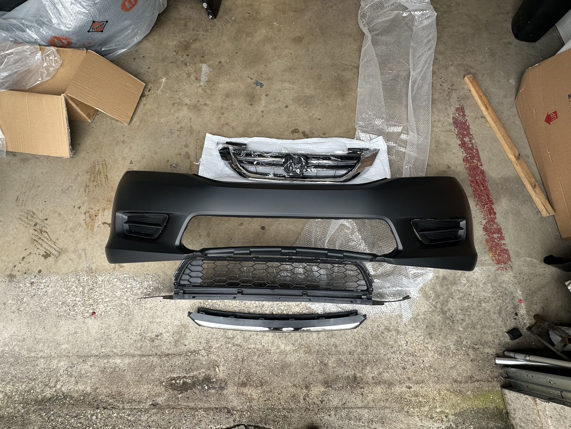2013, 2014, 2015 Honda Accord Bumper Front ( New Car Parts )