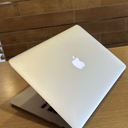 Apple MacBook Air 13” i5/4GB/256GB SSD $180 
