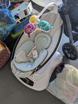 4moms Mamaroo.