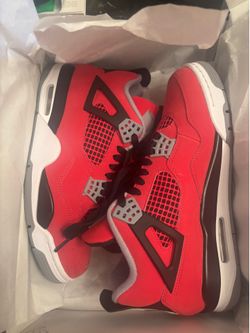 Jordan retro 4’s toro size 9