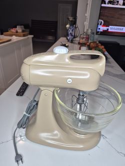 Vintage KITCHENAID STAND MIXER