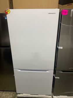 White Refrigerator bottom Freezer- Great Deal!