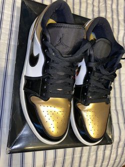 Jordan Retro 1s Low- Gold Toes