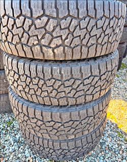 295 65 20 Falken tires Con 80% de Vida Las 4